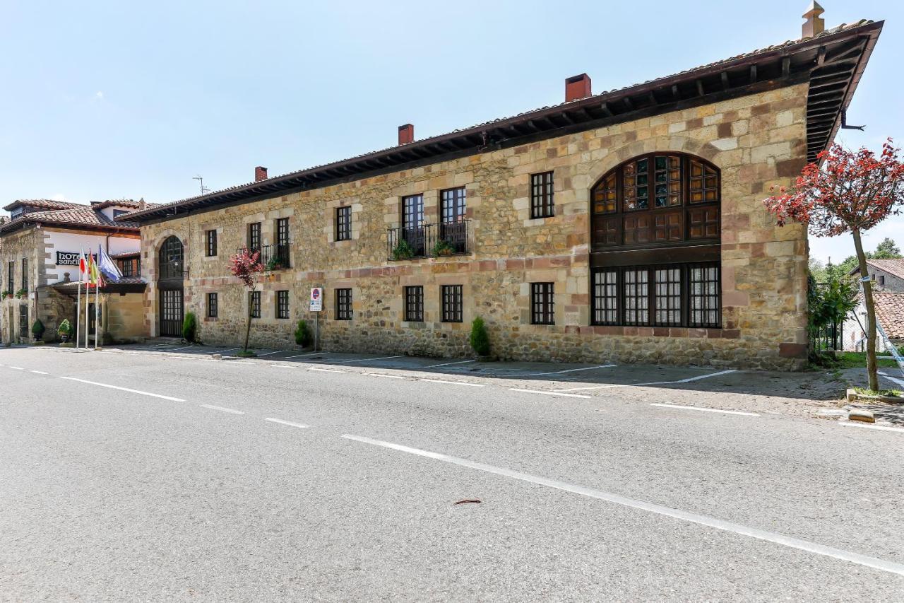 Hotel Santillana Santillana del Mar Exterior photo