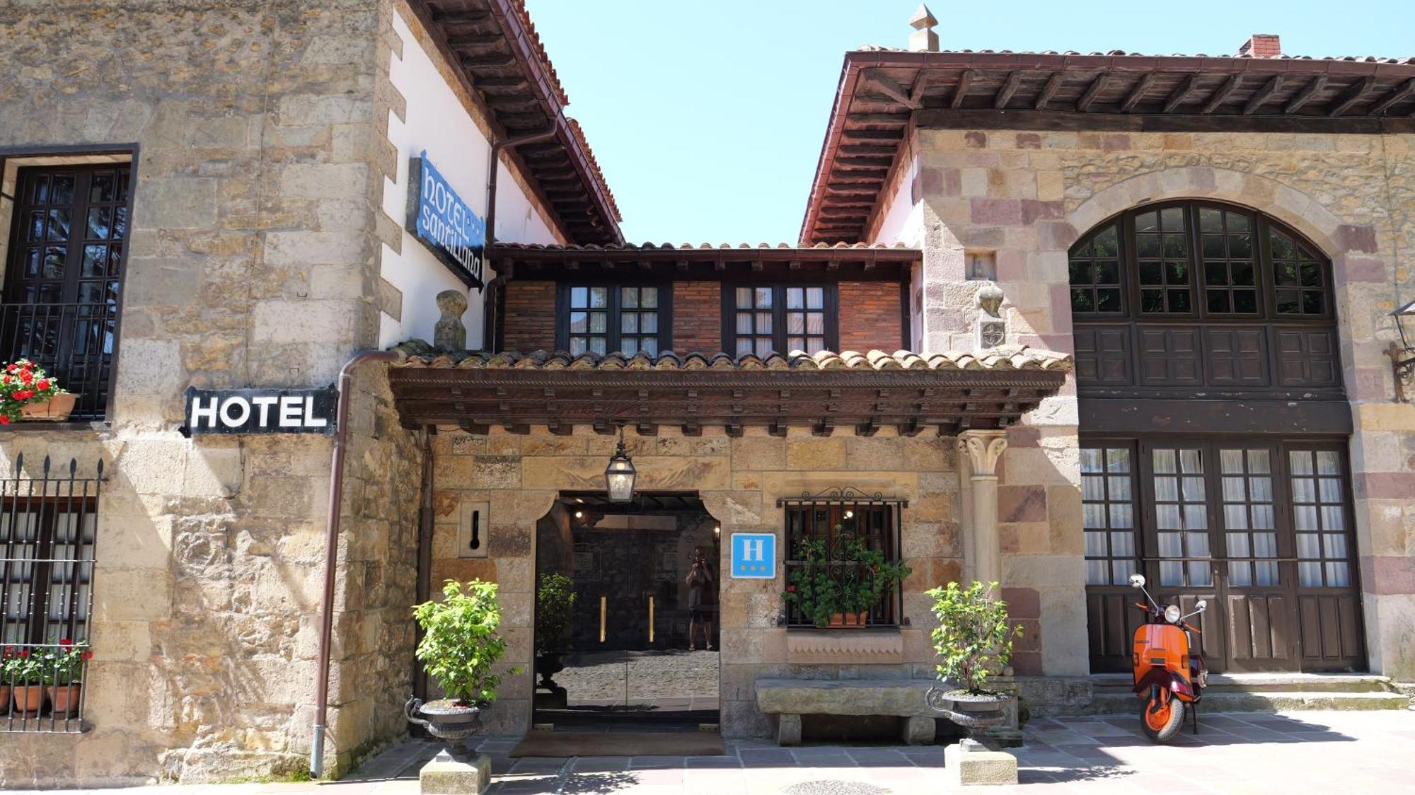 Hotel Santillana Santillana del Mar Exterior photo